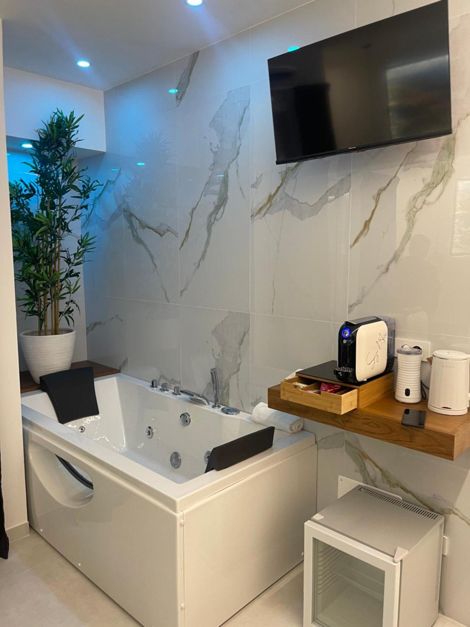 Maridda-Experience Rooms- Giardini Naxos Luaran gambar